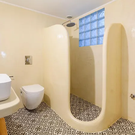 Ira's Design Gem-downtown Family Haven Kalamata