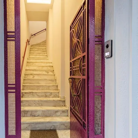 Ira's Design Gem-downtown Family Haven Kalamata