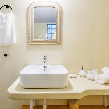 Ira's Design Gem-downtown Family Haven Dom wakacyjny Kalamata