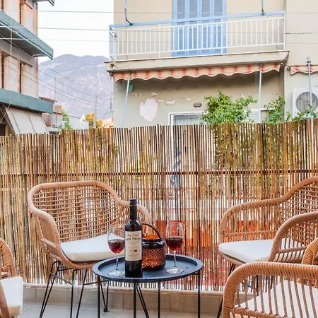 Ira's Design Gem-downtown Family Haven * Kalamata
