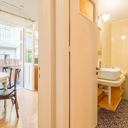 Ira's Design Gem-downtown Family Haven Kalamata