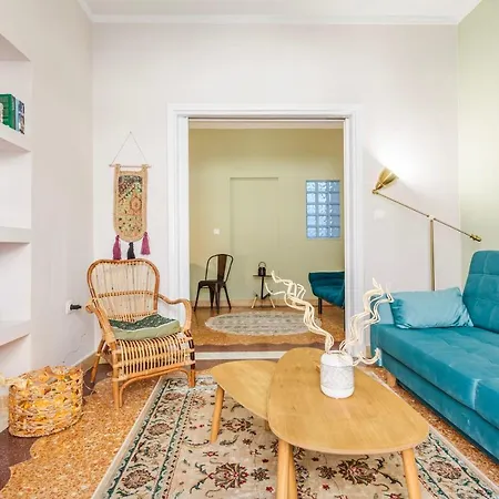 Dom wakacyjny Ira's Design Gem-downtown Family Haven *