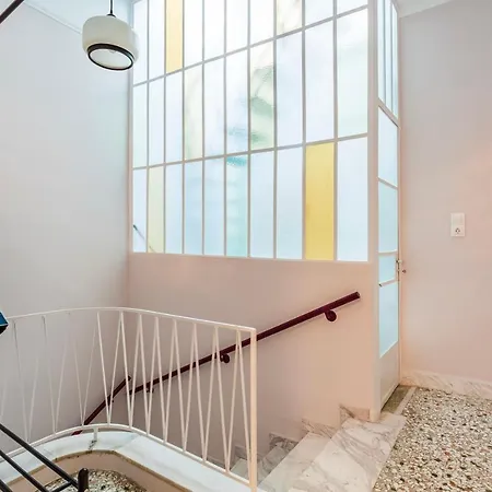 Ira's Design Gem-downtown Family Haven Dom wakacyjny Kalamata