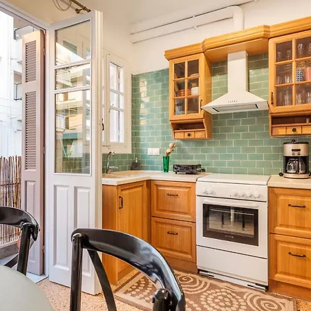 Ira's Design Gem-downtown Family Haven * Kalamata