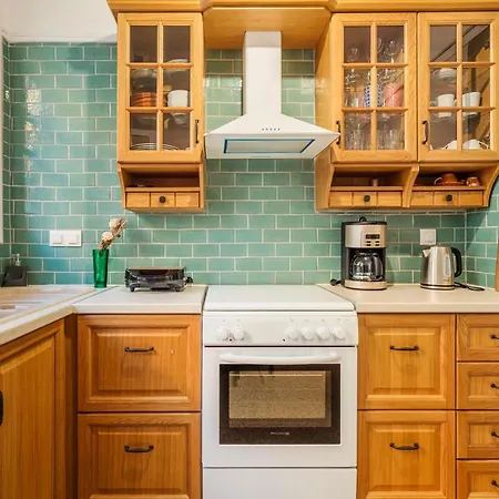 Ira's Design Gem-downtown Family Haven